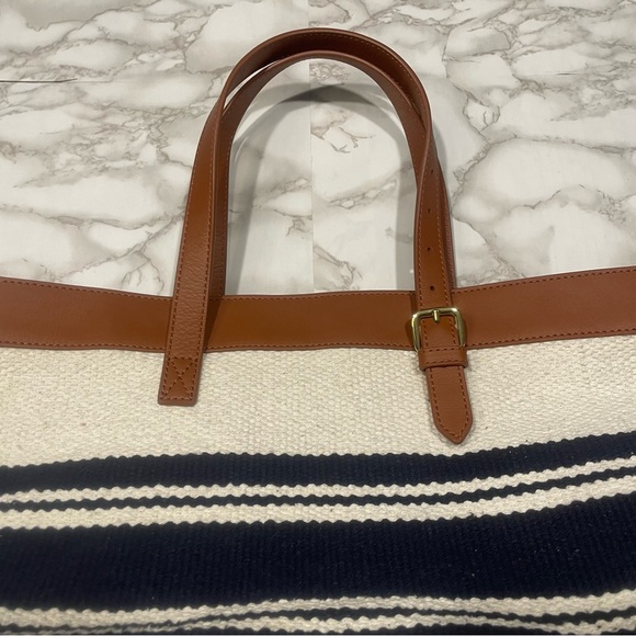 Vineyard Vines Stripe Buckle Strap Tote in Marshmallow - Picture 9 of 11